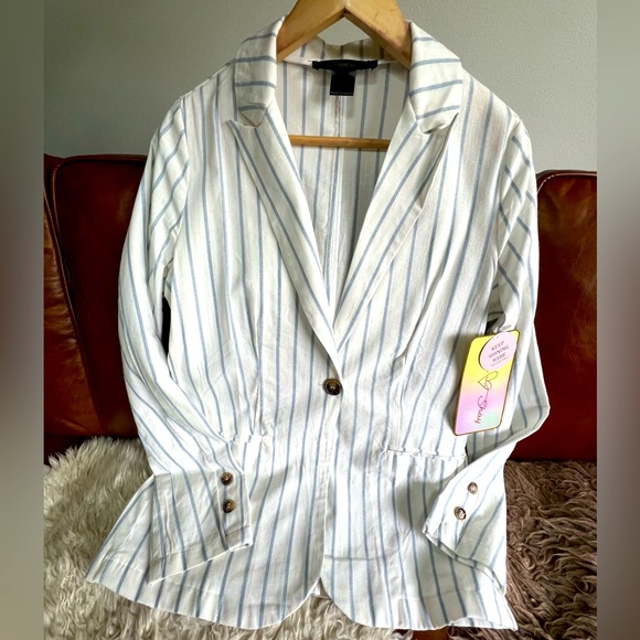 Coco and Shay Blazer - Picture 2 of 4